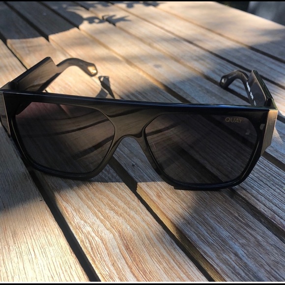 Quay polarized Sunglasses no scratches, no case - Picture 3 of 9